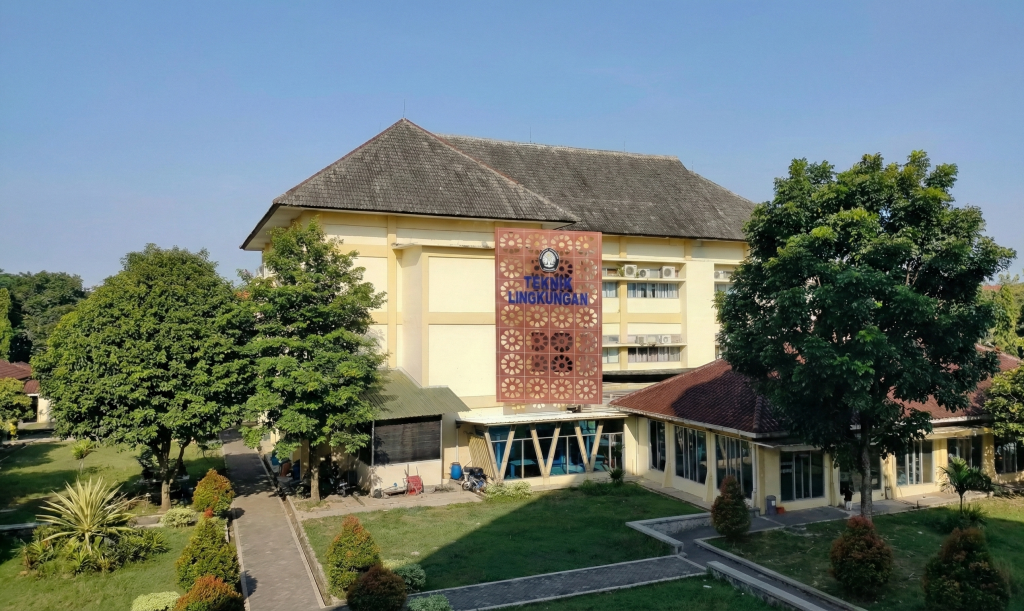 Tampak Depan Gedung Departemen Teknik Lingkungan